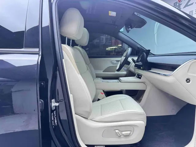 Toyota BoZhi 3X — Фото автомобиля 11