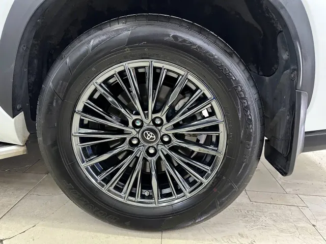 Toyota Highlander — Фото автомобиля 18