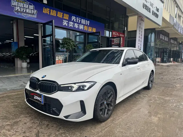 Фотография автомобиля — BMW 3 Series
