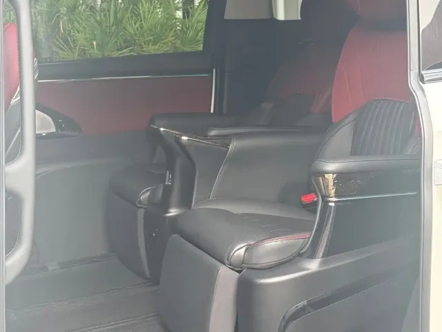 GAC Trumpchi E9 — Фото автомобиля 13