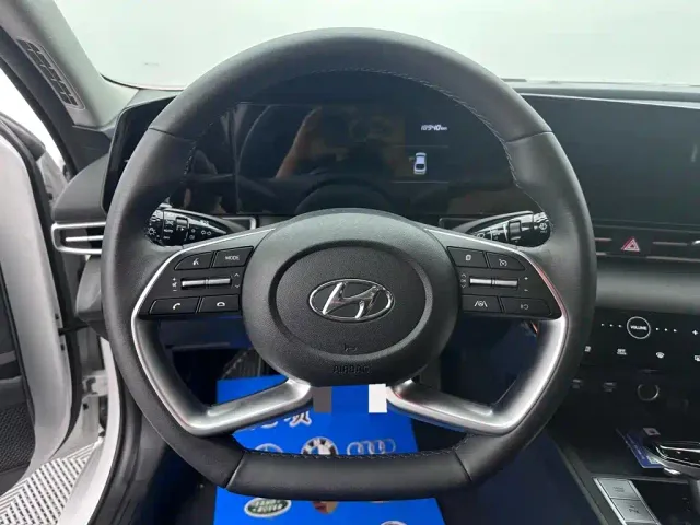 Hyundai Elantra — Фото автомобиля 16