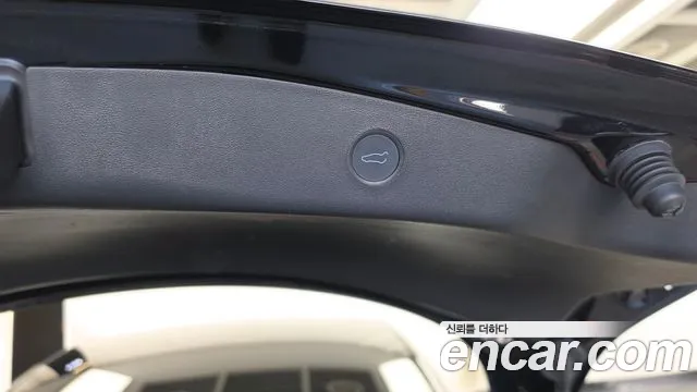 Tesla Model 3 — Фото автомобиля 28