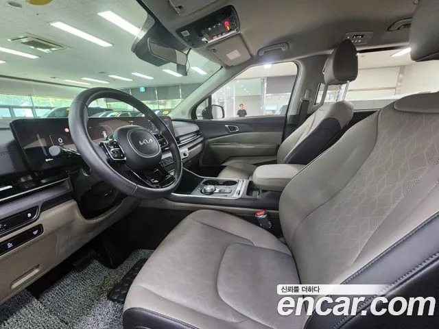 Kia Carnival Generation 4 — Фото автомобиля 6