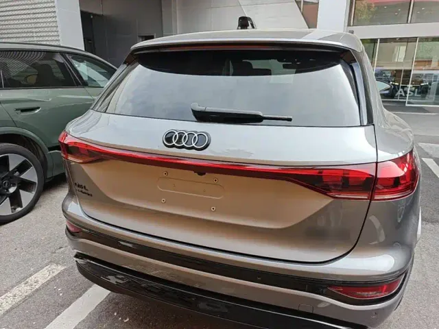 Audi Q6L e-tron — Фото автомобиля 5