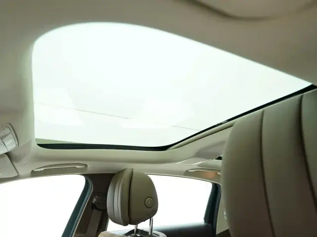 Mercedes-Benz E-Class — Фото автомобиля 11