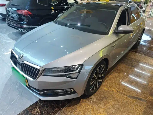 Фотография автомобиля — Skoda Superb