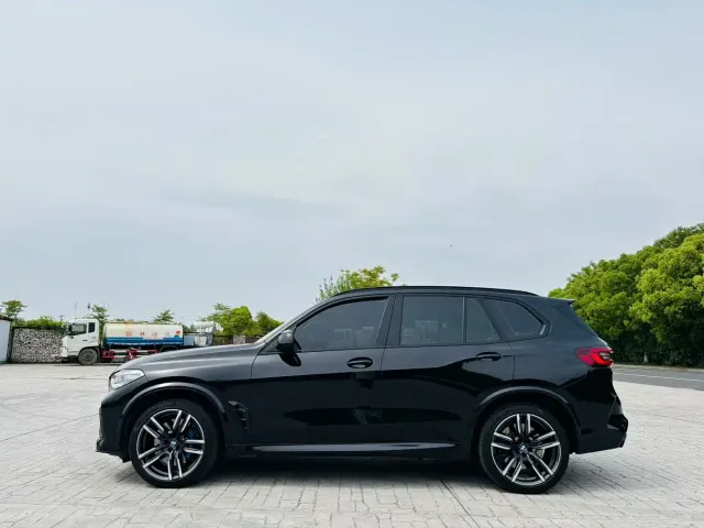 BMW X5 M — Фото автомобиля 3
