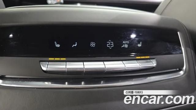 Cadillac Escalade 5th Gen — Фото автомобиля 17
