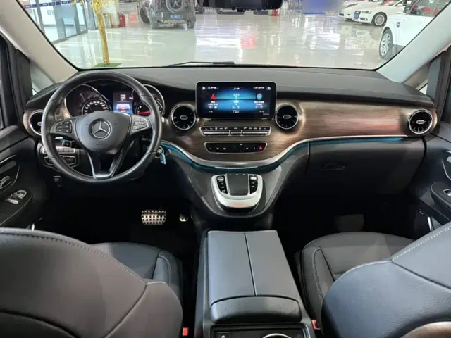 Mercedes-Benz V-Class — Фото автомобиля 19