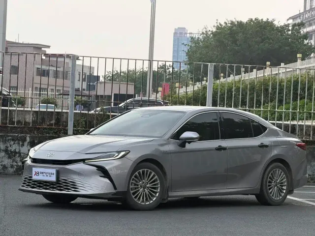 Фотография автомобиля — Toyota Camry