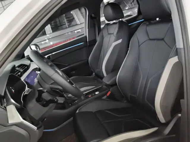 Audi Q3 — Фото автомобиля 14