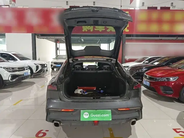 Changan Changan UNI-V 2022 1.5T Premium Model — Фото автомобиля 18