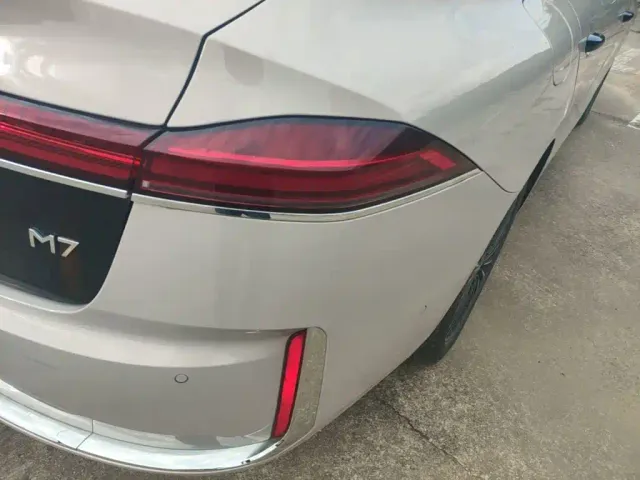 Roewe M7 DMH — Фото автомобиля 7