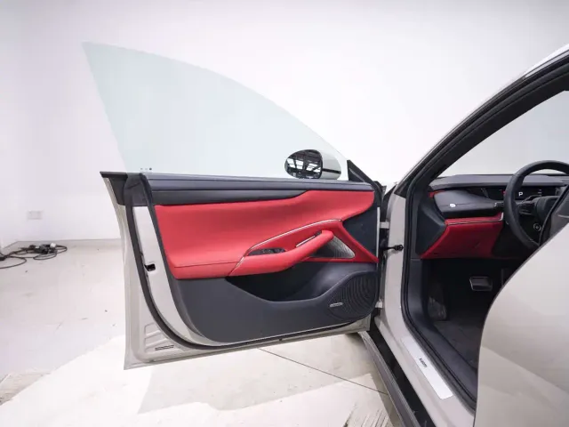 Xiaomi SU7 — Фото автомобиля 14