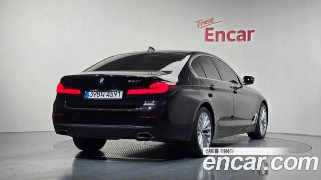 BMW 5-Series — Фото автомобиля 2