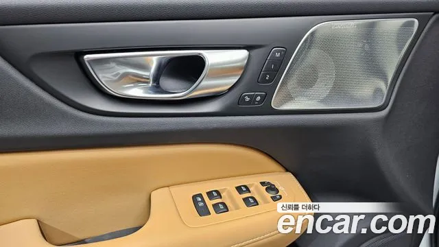 Volvo V60 — Фото автомобиля 29