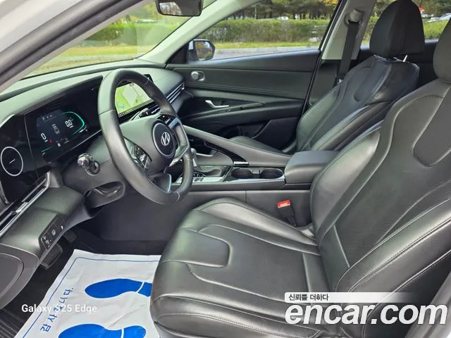 Hyundai Avante CN7 — Фото автомобиля 11