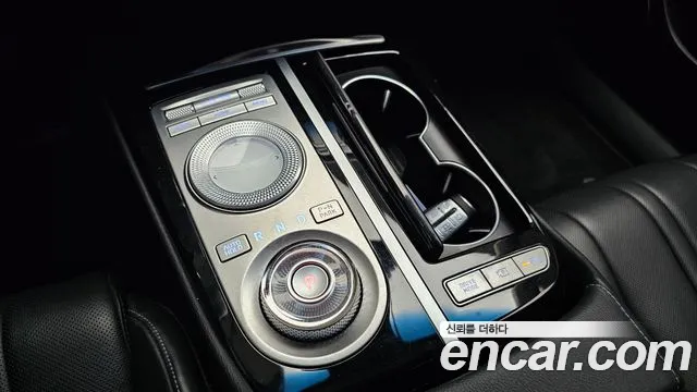 Genesis G80 Бензин 2.5 турбо AWD — Фото автомобиля 9