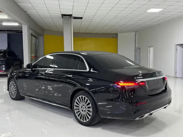 Mercedes-Benz E-Class — Фото автомобиля 7