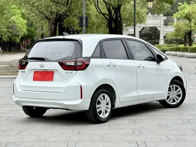 Honda Fit — Фото автомобиля 6