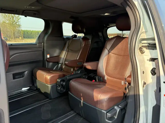 Toyota Granvia — Фото автомобиля 8