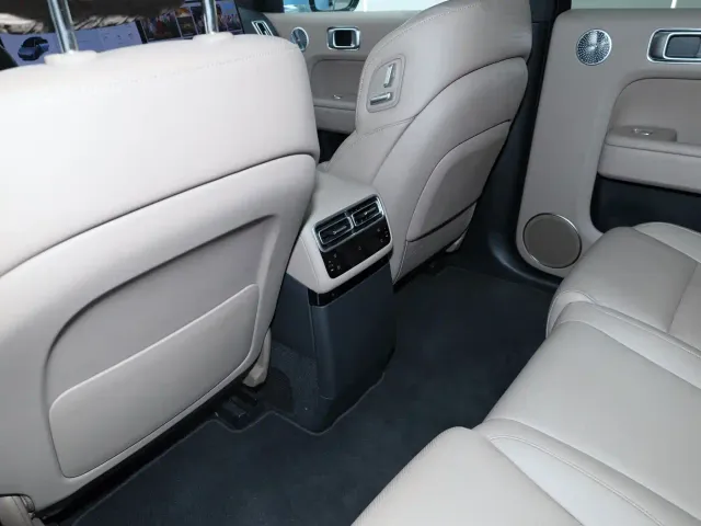 Li Auto L7 — Фото автомобиля 14