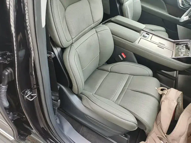 Lincoln Navigator — Фото автомобиля 24
