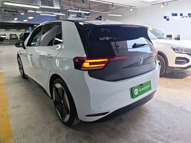 Volkswagen ID.3 — Фото автомобиля 4
