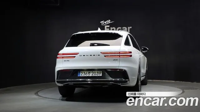 Genesis GV70 — Фото автомобиля 4