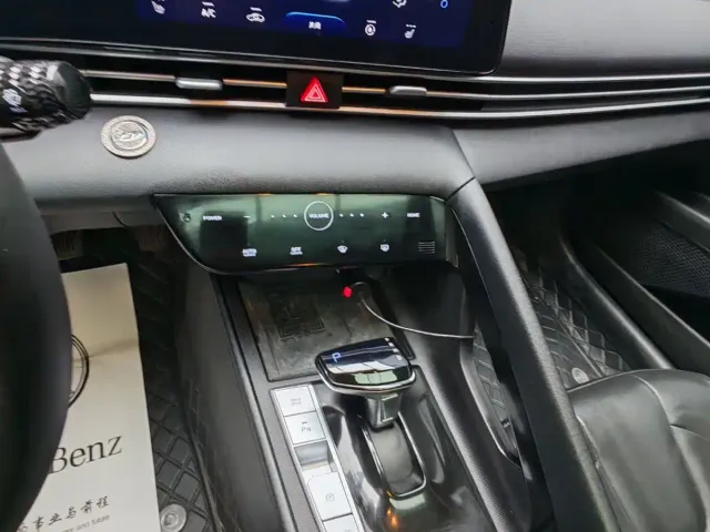 Hyundai Elantra — Фото автомобиля 18
