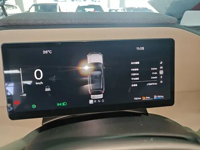 Volvo XC70 Plug-in Hybrid — Фото автомобиля 11