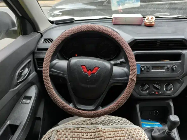 Wuling Hongguang — Фото автомобиля 15
