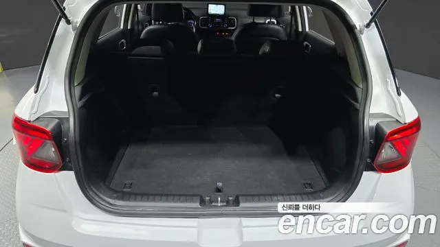 Hyundai Venue — Фото автомобиля 26