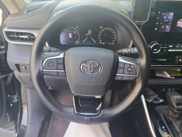 Toyota Highlander — Фото автомобиля 15