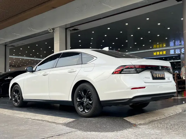 Honda Accord — Фото автомобиля 17