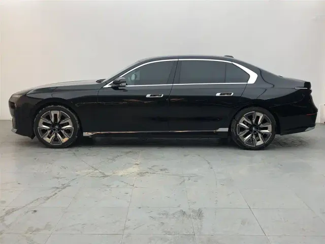 BMW 7 Series — Фото автомобиля 3