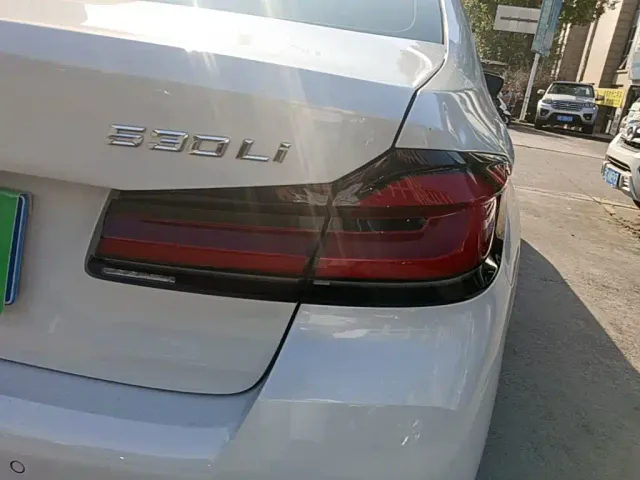 BMW 5 Series — Фото автомобиля 7