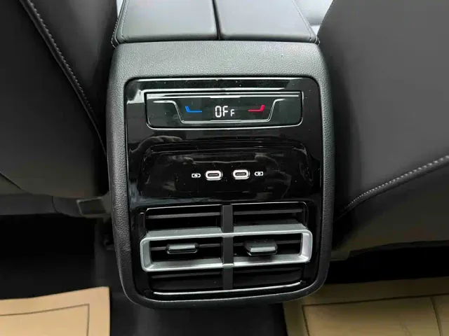Volkswagen Tiguan L — Фото автомобиля 29
