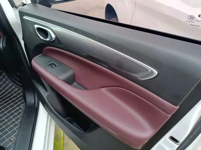 GAC Trumpchi M6 — Фото автомобиля 8