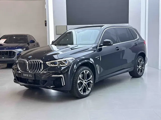 Фотография автомобиля — BMW X5