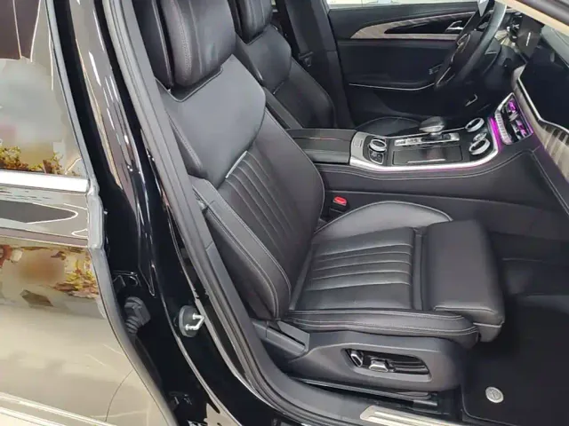 Hongqi H9 — Фото автомобиля 24