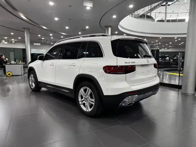 Mercedes-Benz GLB-Class — Фото автомобиля 3