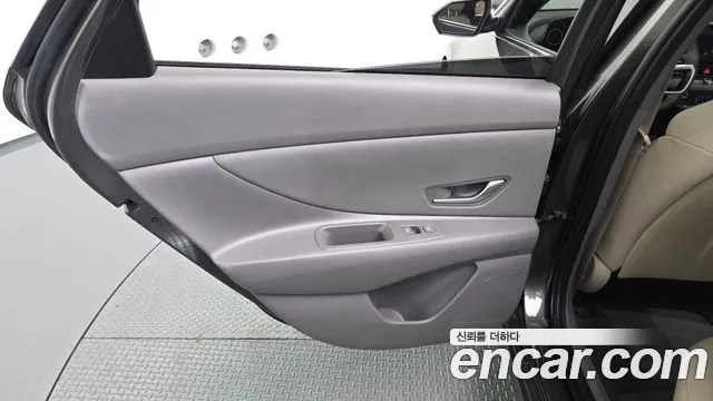 Hyundai AVANTE Avante (CN7) — Фото автомобиля 19