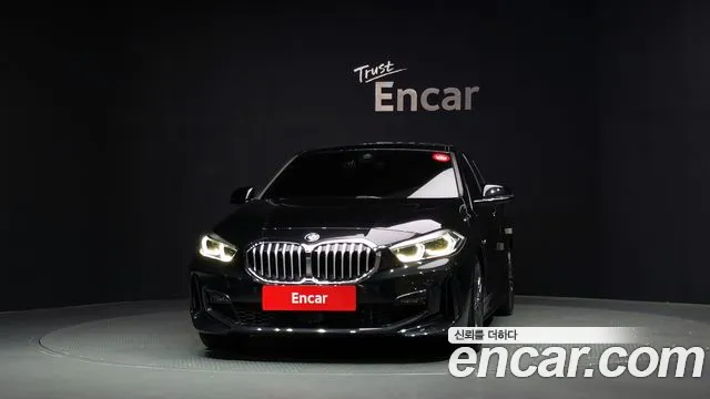 BMW 1 Series F40 — Фото автомобиля 3