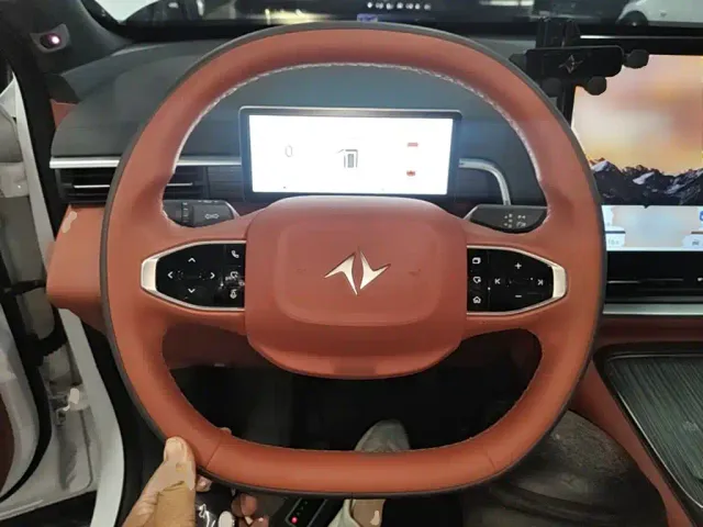 Dongfeng eπ 008 — Фото автомобиля 10