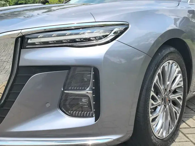 Hongqi H5 — Фото автомобиля 10