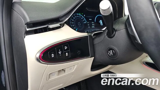Genesis GV70 — Фото автомобиля 28