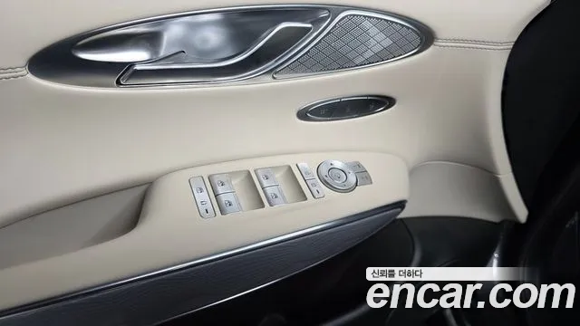 Genesis GV70 2.5T Бензин 2WD — Фото автомобиля 28