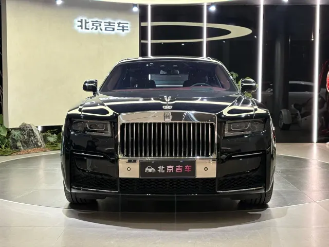 Rolls-Royce Ghost — Фото автомобиля 2