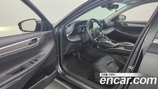 Hyundai Grandeur New — Фото автомобиля 10